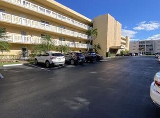 2+1 Condo — 1025 SE 3rd Ave APT 102, Dania Beach, 33004