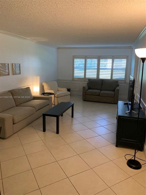 3+1 Condo — 4801 Martinique Pl APT H1