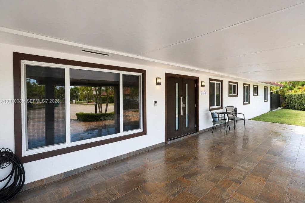 7+1 Müstakil ev — 12231 SW 1st St