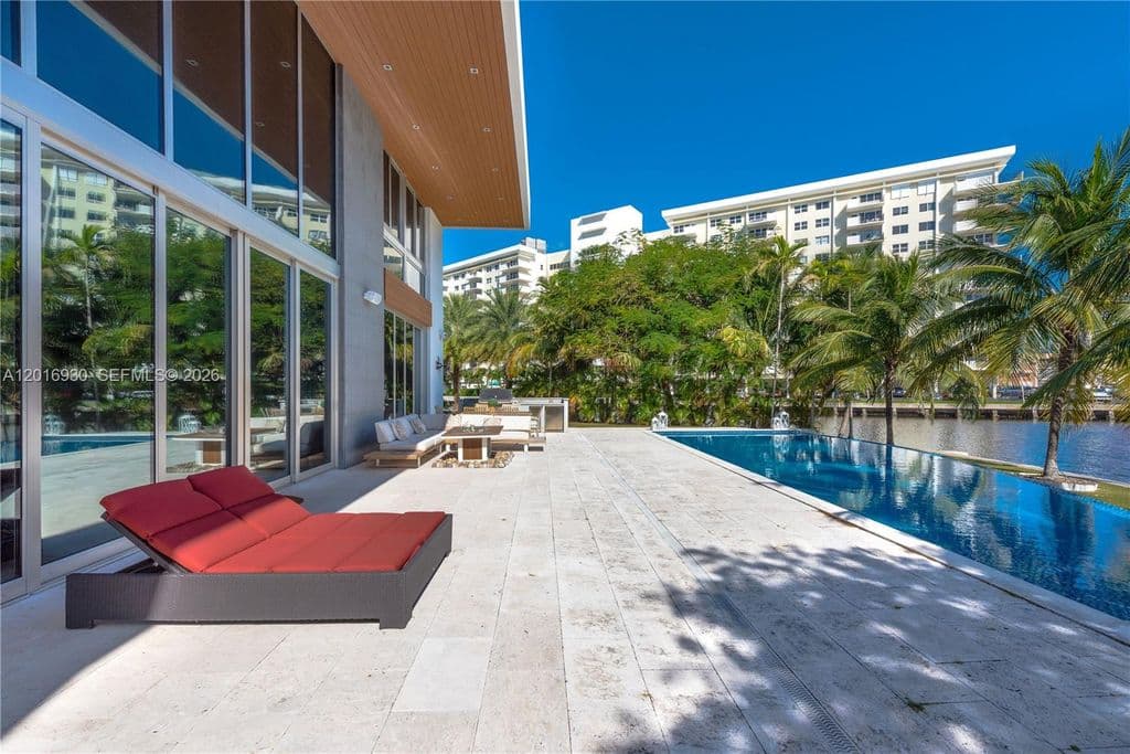6+1 Müstakil ev — 400 Tamarind Dr