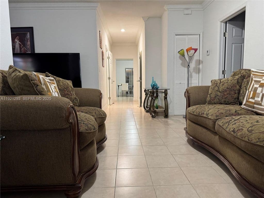 4-bedroom Single-Family Home — 3041 NW 95th Ter
