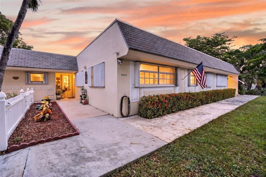2+1 Condo — 11235 SW 172nd St #I-1543