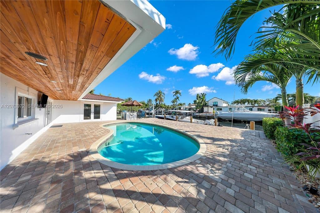 3-bedroom Single-Family Home — 800 SE 3rd Ter