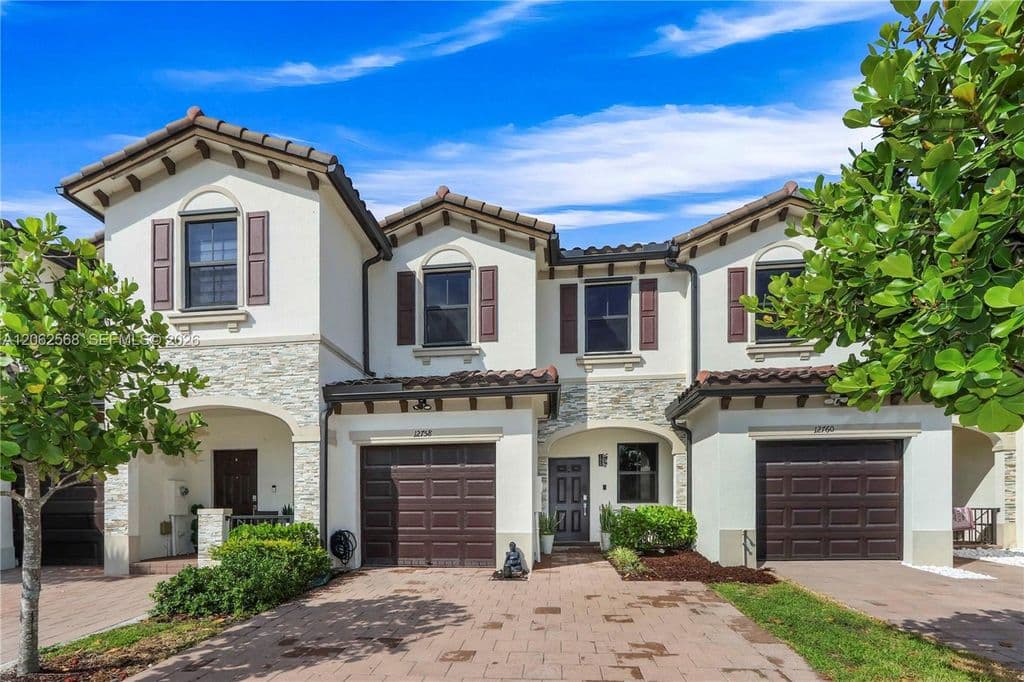 3+1 Mülk — 12758 SW 230th St
