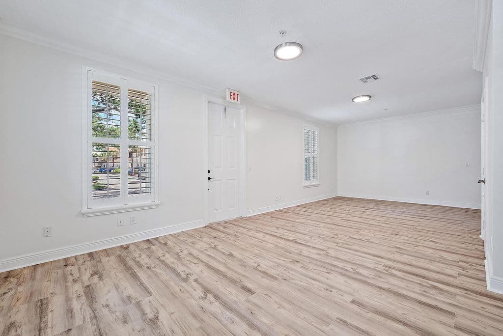 3+1 Mülk — 4225 E Main Street
