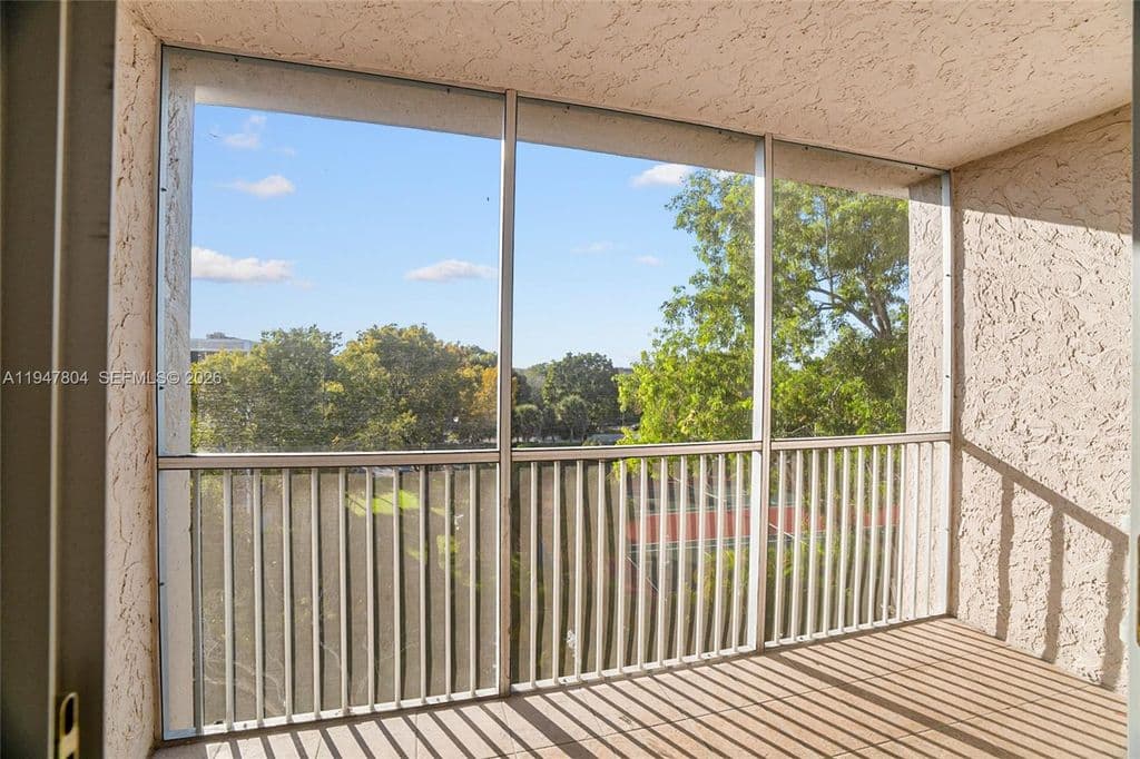 2+1 Condo — 1100 NW 87th Ave APT 506