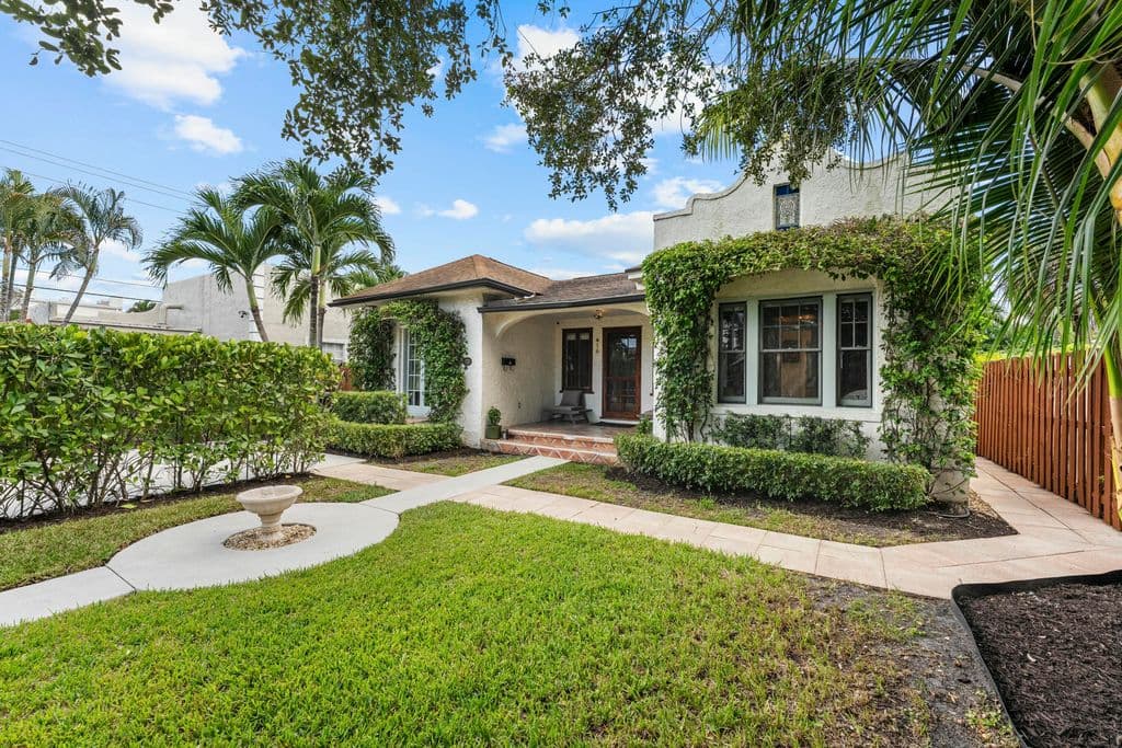 3-bedroom Single-Family Home — 416 WESTWOOD Road