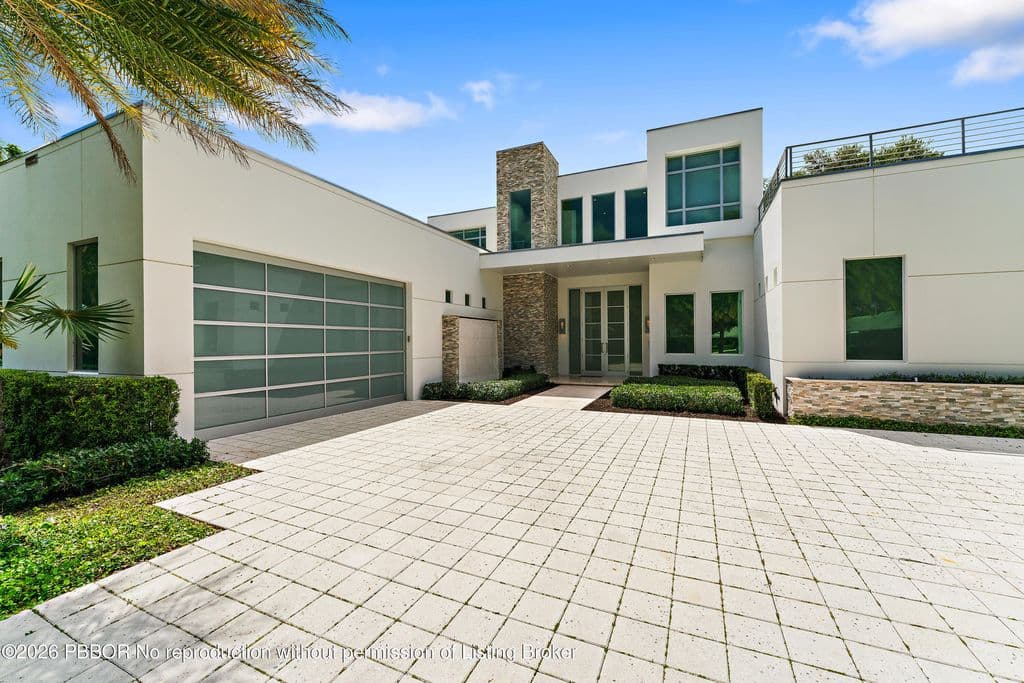5-bedroom Single-Family Home — 2162 Radnor Rd