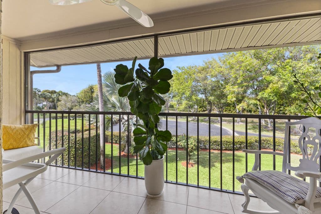 2-bedroom Condo — 15492 Lakes Of Delray Boulevard #203