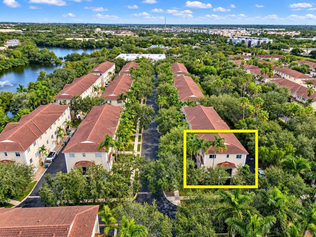 3-bedroom Property — 2850 S Oasis Drive