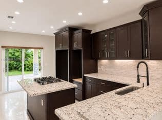 5-bedroom Single-Family Home — 28407 SW 129th Pl, Homestead, 33033