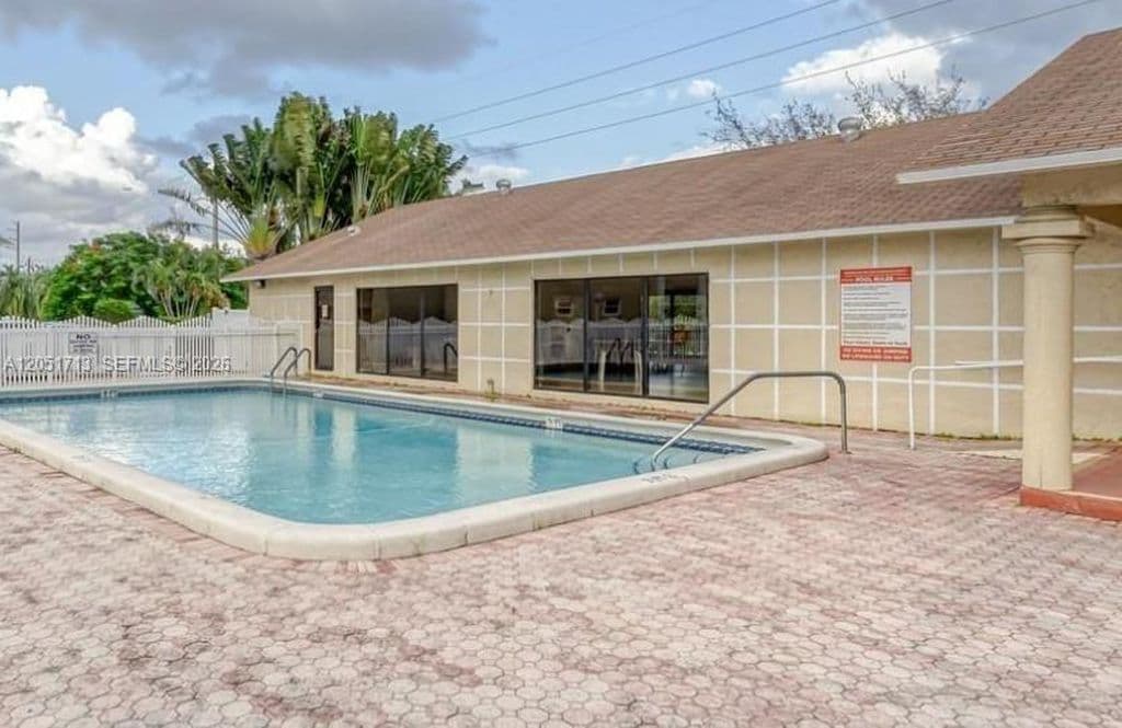 2-bedroom Condo — 441 SE 3rd St APT 505