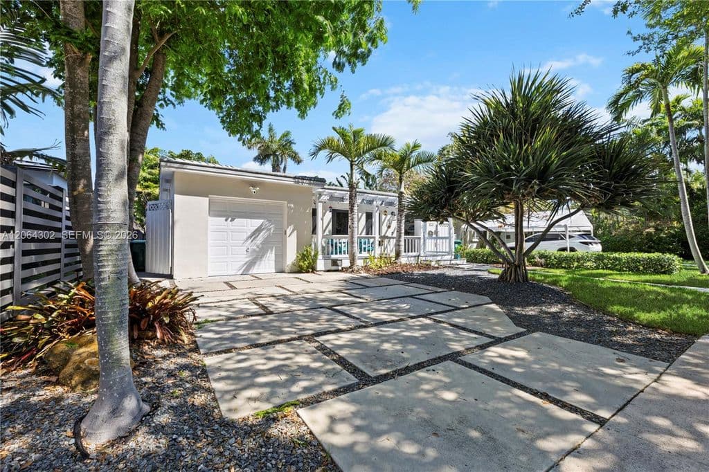 3-bedroom Single-Family Home — 711 NE 72nd Ter