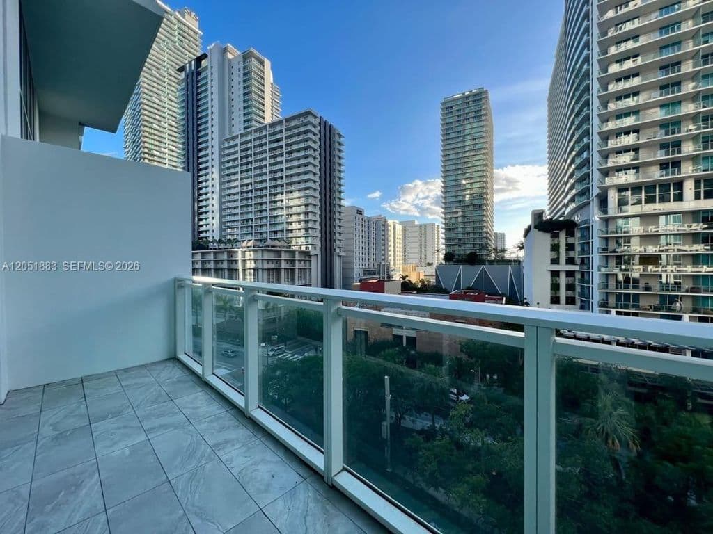 1-bedroom Condo — 1080 Brickell Ave Unit 703
