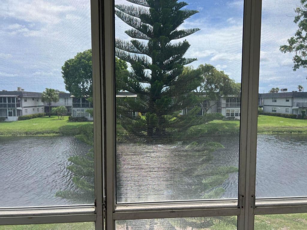 2-bedroom Condo — 424 Saxony