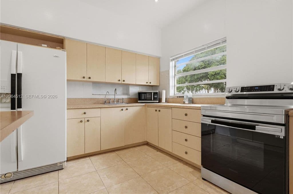 4+1 Müstakil ev — 6448 Funston St