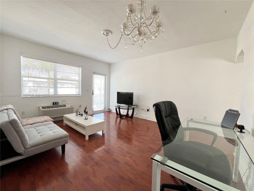 1-bedroom Condo — 450 77th St APT 6