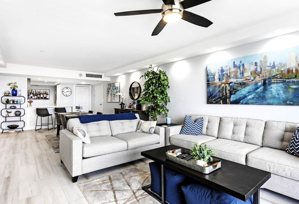 2+1 Condo — 2400 Presidential Way #1803