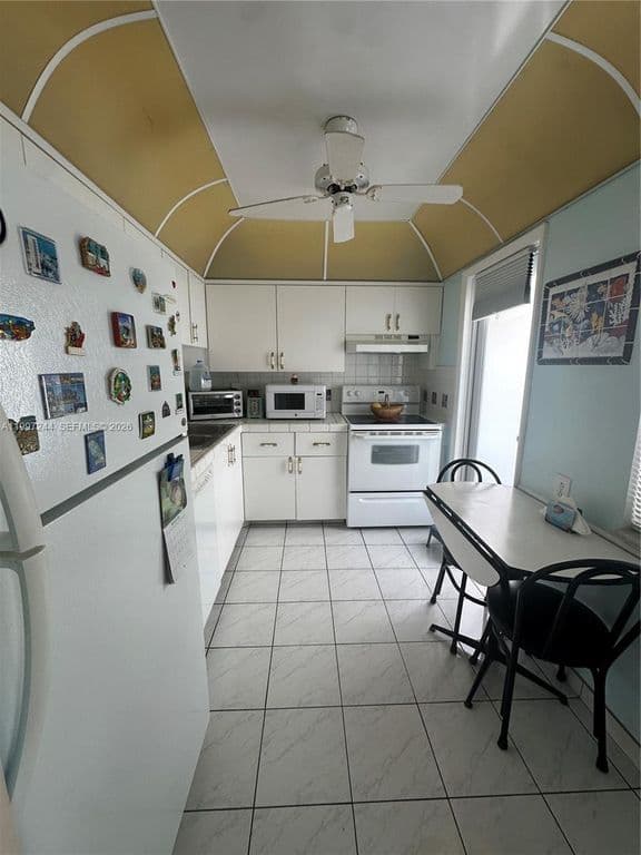 1+1 Condo — 1445 Atlantic Shores Blvd APT 307