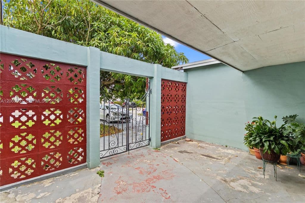 4-bedroom Single-Family Home — 7531 Harbour Blvd