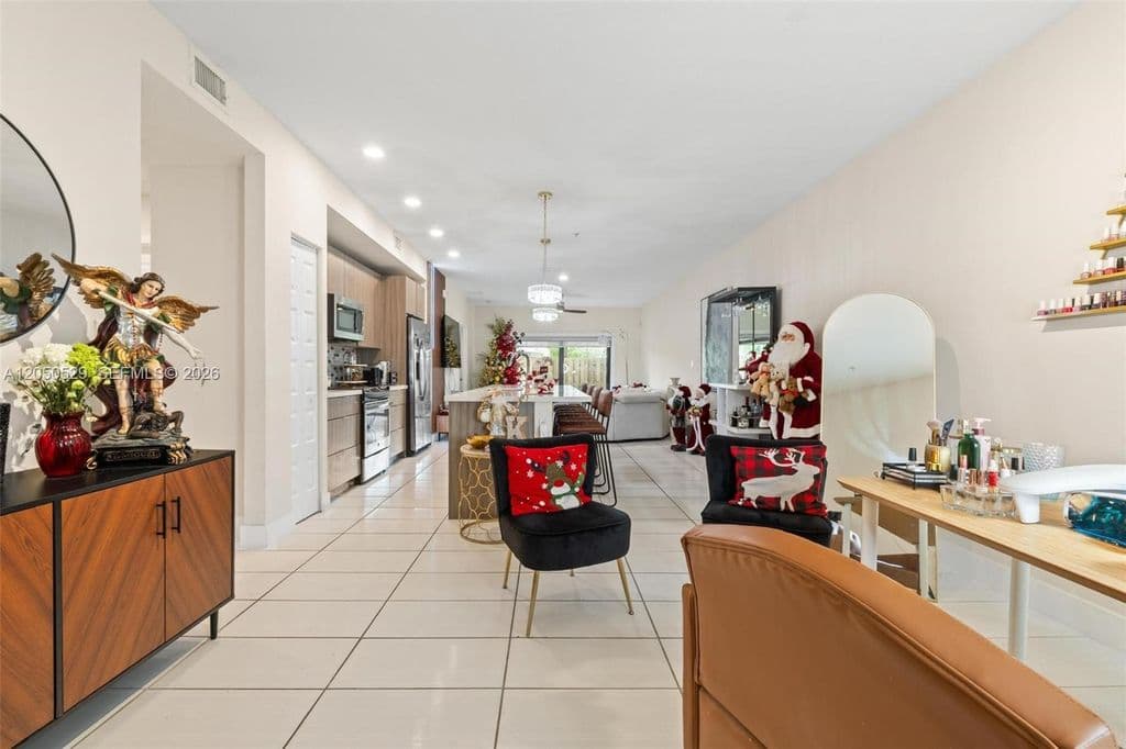 3-bedroom Condo — 7809 NW 104th Ave APT 1