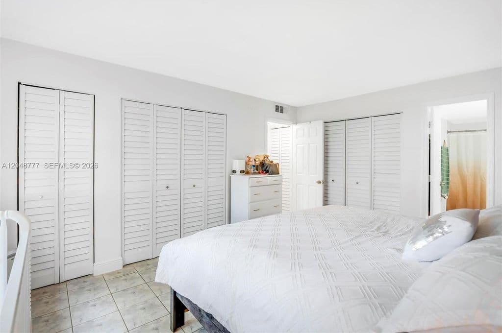 1+1 Condo — 8501 NW 8th St APT 110