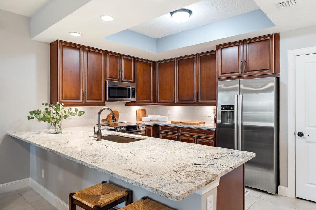 2-bedroom Condo — 814 BAY COLONY Drive S
