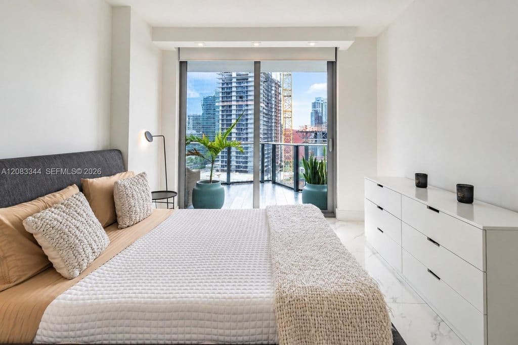 3+1 Condo — 1300 S Miami Ave Unit 2006
