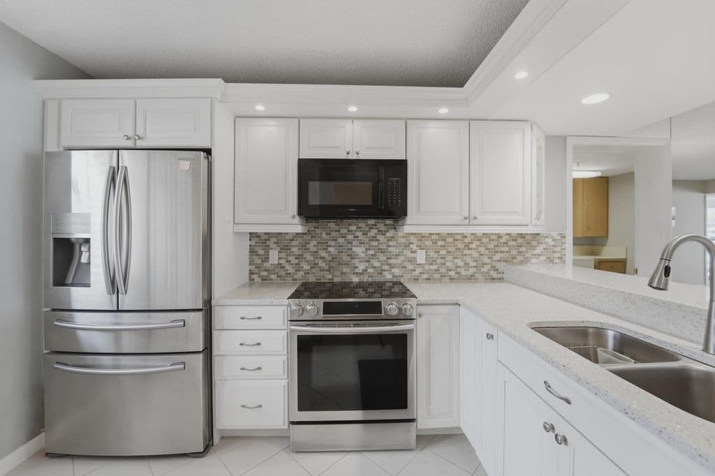 2-bedroom Condo — 2601 MARINA ISLE Way #204