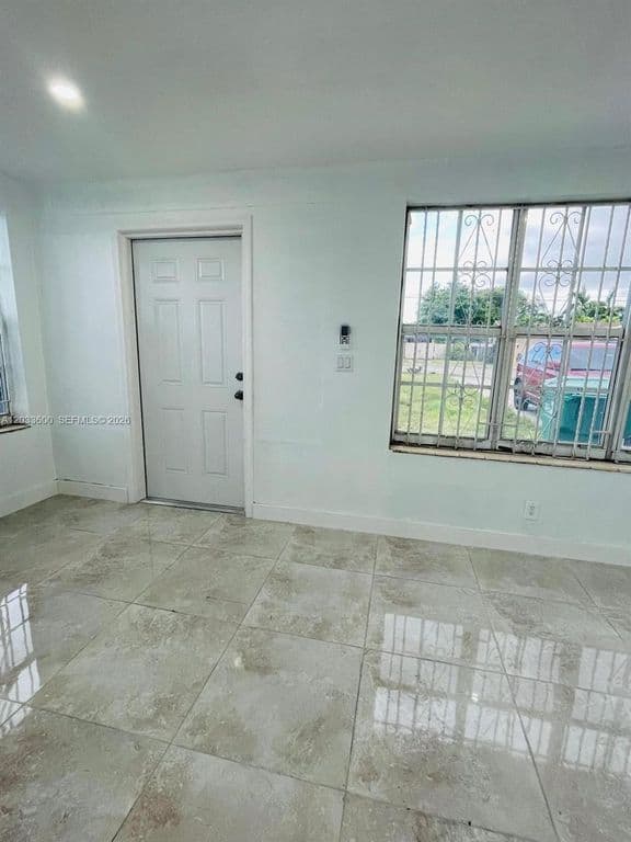 3+1 Müstakil ev — 2437 NW 98th St