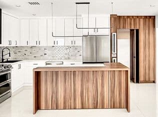 3+1 Müstakil ev — 2180 SW 20th St, Miami, 33145