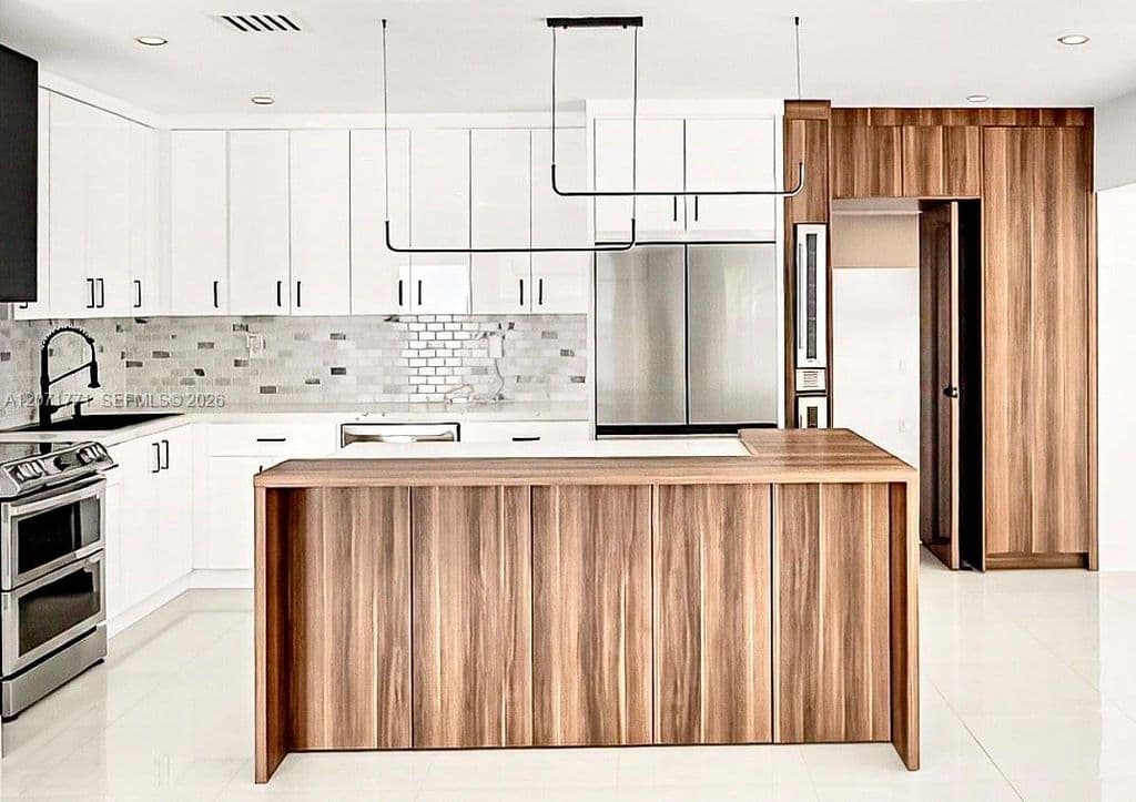 3-bedroom Single-Family Home — 2180 SW 20th St