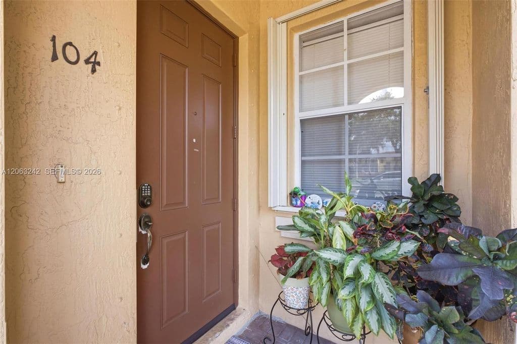 3+1 Condo — 3365 NE 14th Dr Unit 104-16