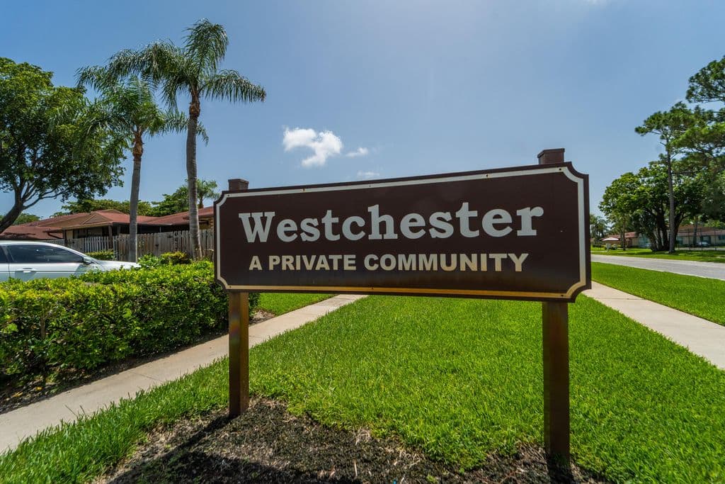 2-bedroom Single-Family Home — 4413 Woodstock Drive #A