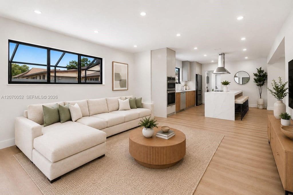 3+1 Müstakil ev — 480 NE 109th St