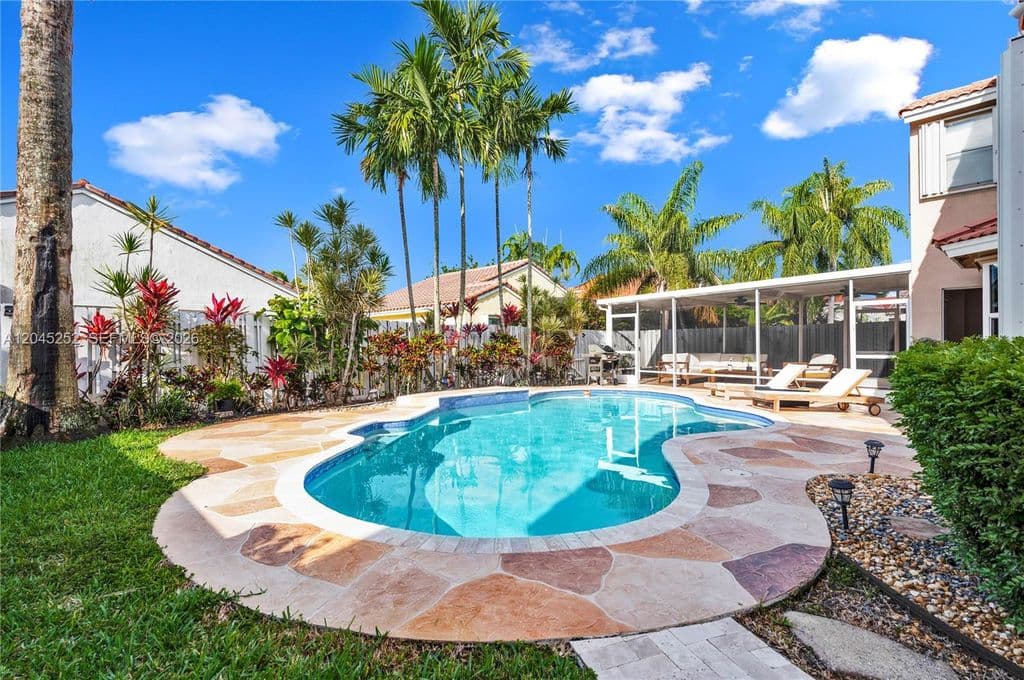 4-bedroom Single-Family Home — 18910 NW 10th Ter