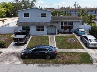 3+1 Müstakil ev — 7400 NW 1st Ct, Pembroke Pines, 33024