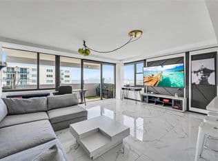 2+1 Condo — 7545 E Treasure Dr APT 9A, North Bay Village, 33141