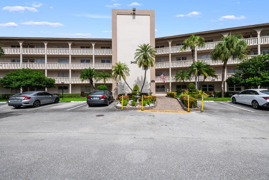 2-bedroom Condo — 2402 ANTIGUA Circle #C2