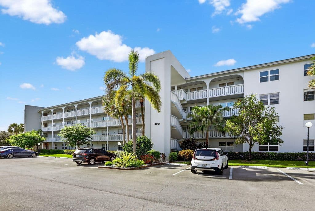 2+1 Condo — 3001 Portofino Isle #G3