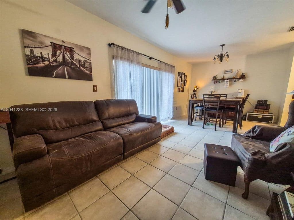 3+1 Mülk — 12850 SW 28th Ct