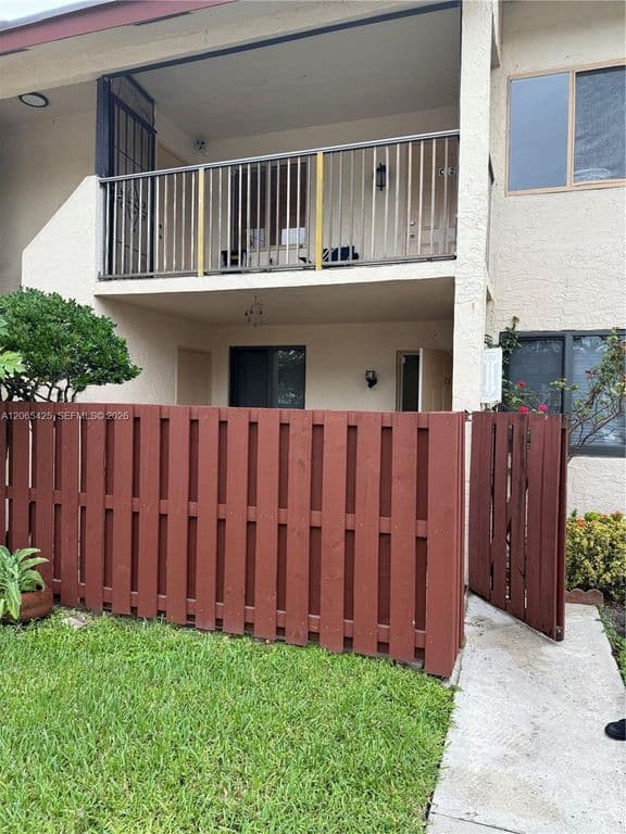 2+1 Condo — 7901 Southgate Blvd APT C6