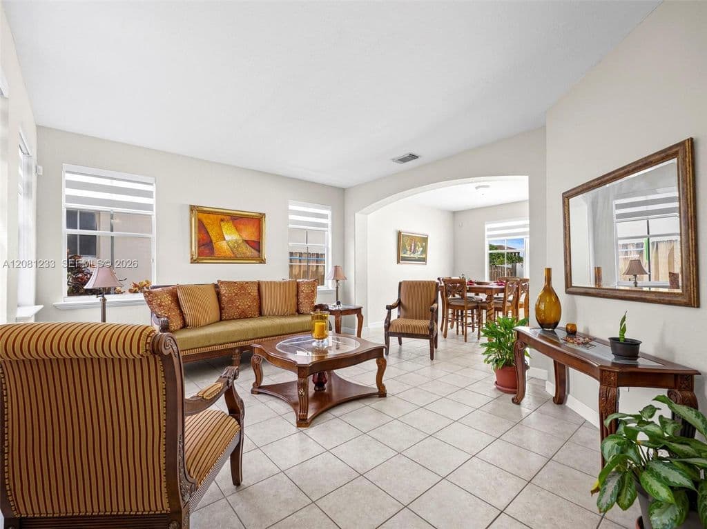 4+1 Müstakil ev — 15541 SW 21st Ter