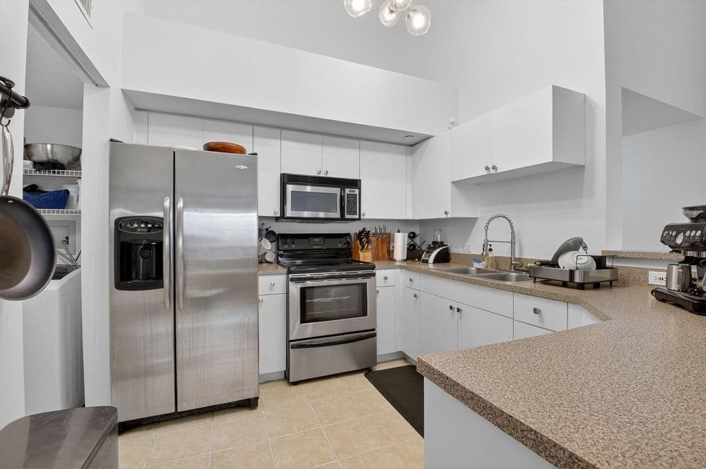 3+1 Condo — 224 Villa Circle #224