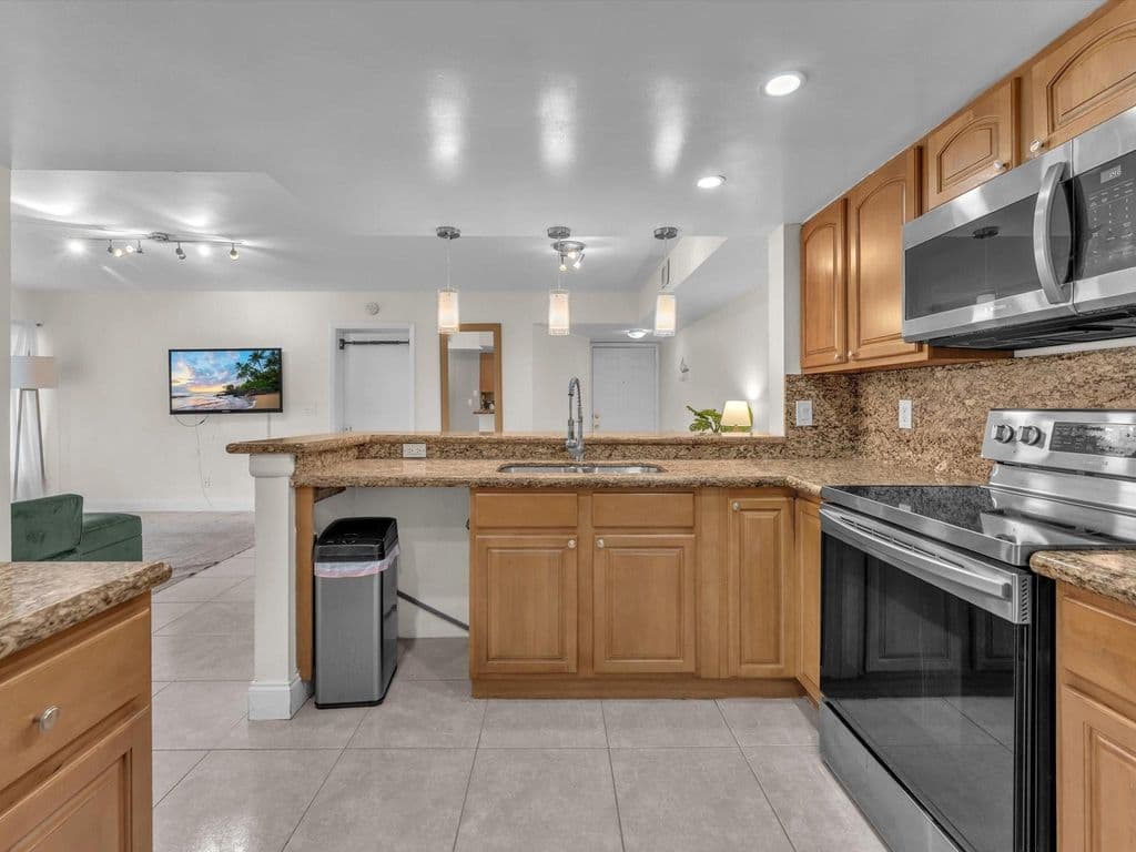 2+1 Condo — 9022 W Atlantic Boulevard #213