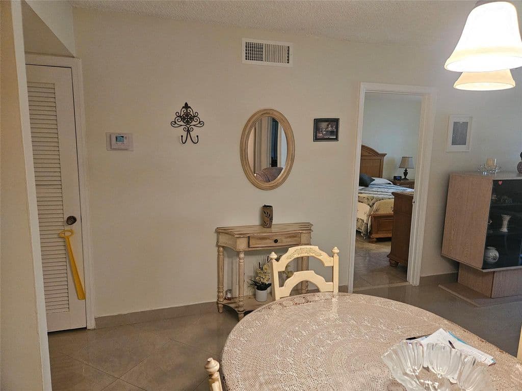 2+1 Condo — 959 SE 2ND Avenue #117