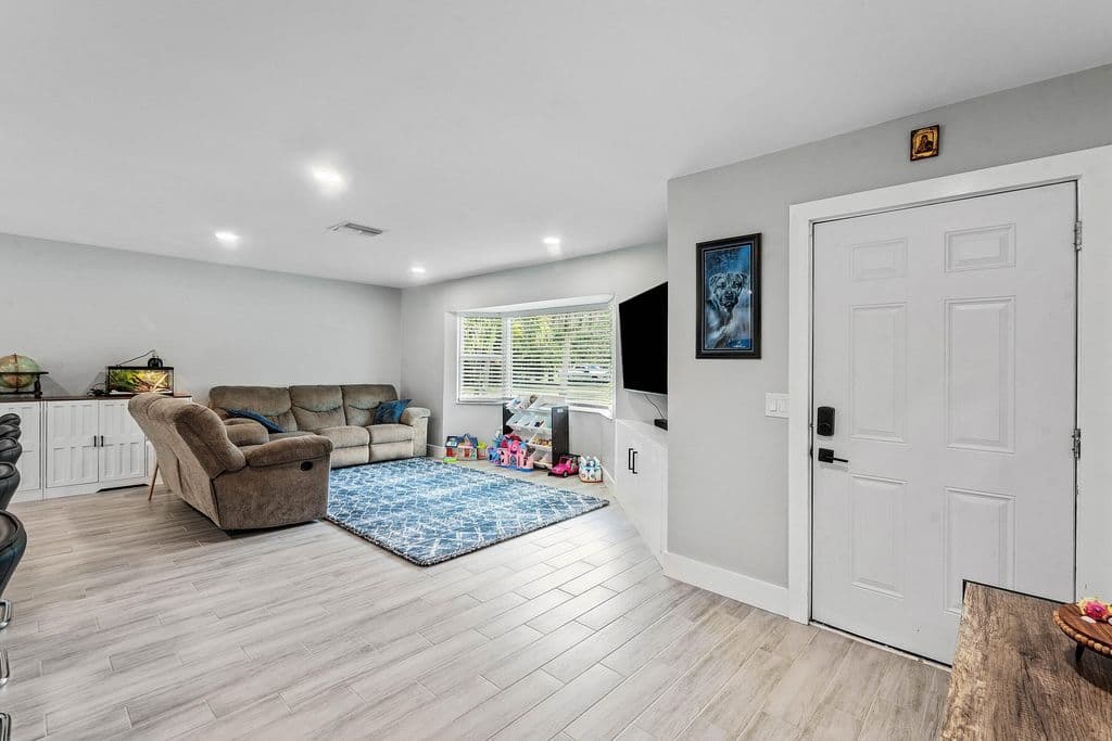 4+1 Müstakil ev — 4619 Coconut Boulevard