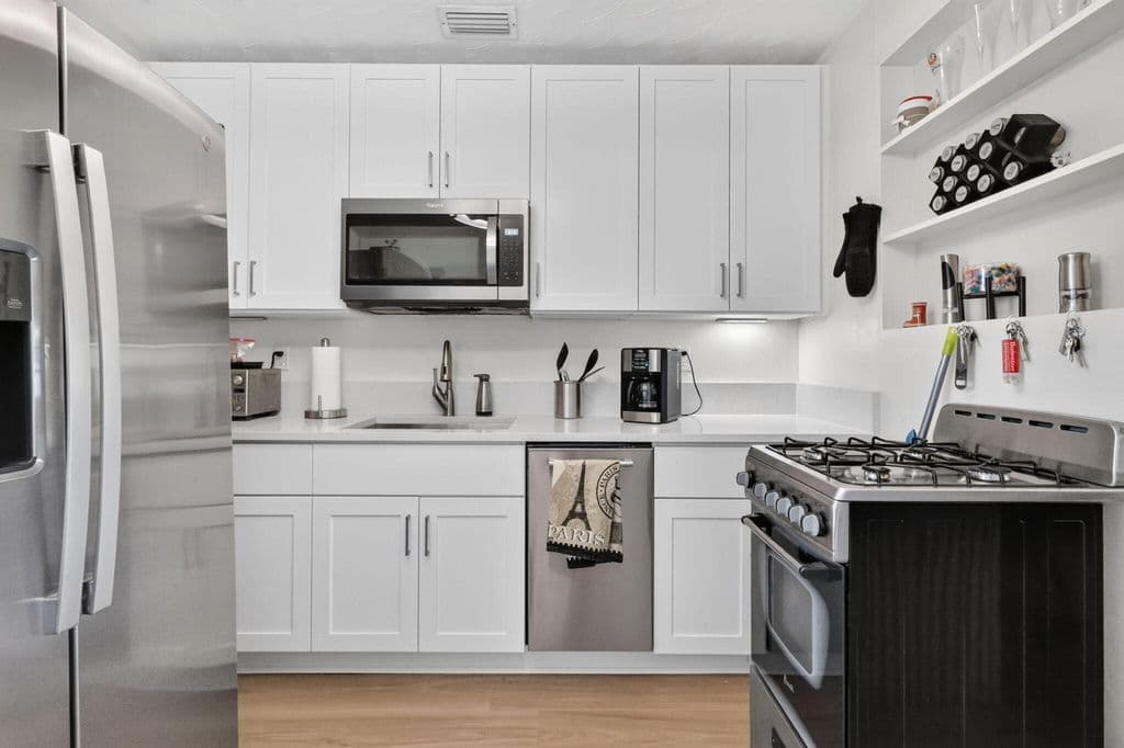 2-bedroom Single-Family Home — 6533 SW 19TH Street