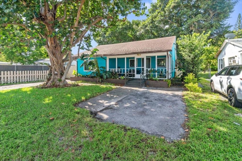 3-bedroom Single-Family Home — 2434 Lincoln St