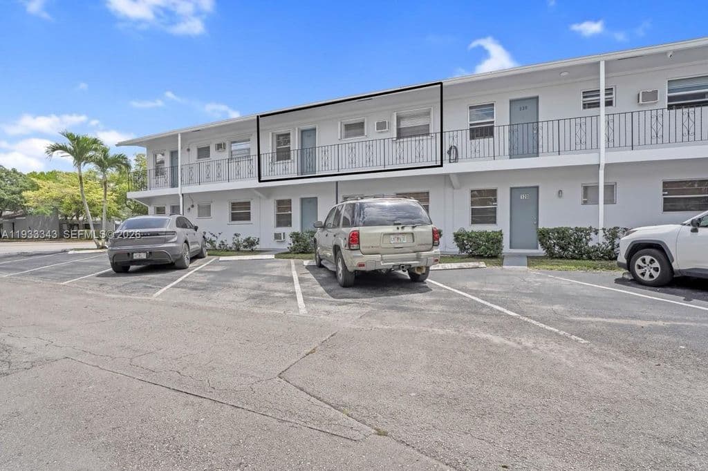 2-bedroom Condo — 7401 Pines Blvd APT 221